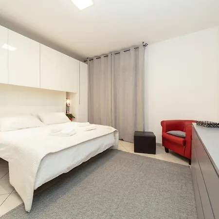 The Floor - Rome Fco Airport Apartment